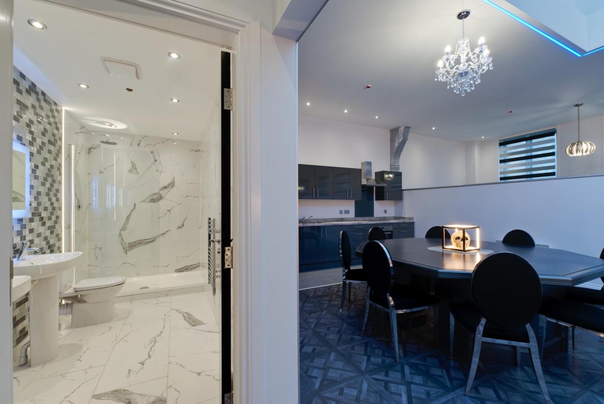 Temple Court Cavern Quarter Apartments By Happy Days Liverpool Bagian luar foto